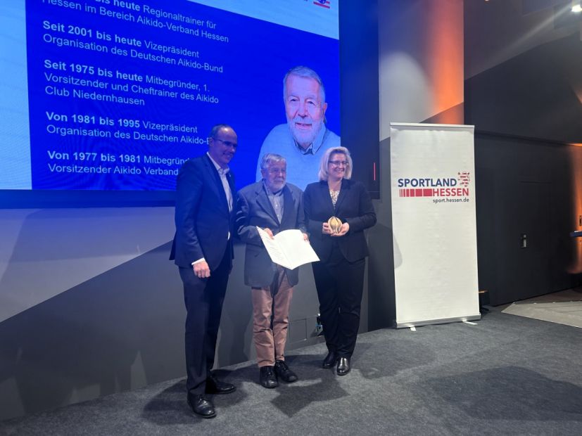 v.l. Peter Beuth (Hessischer Minister des Inneren und für Sport), Manfred Jennewein, Juliane Kuhlmann (Präsidentin Landessportbund Hessen e.V.)    Bild: Sportkreis Rheingau-Taunus