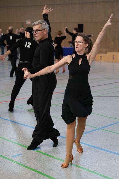 Mario und Annabelle Vidovic (1. Maintaler TSC Blau-Weiß) - Hessische Meister der Masters II D sowie III D- & C-Latein    Bild: Robert Panther (www.PantherPhotoPress.de)