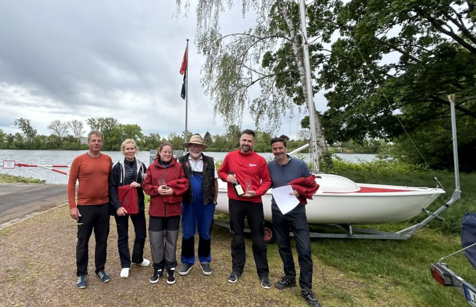 V.l.n.r.: Michael Altmann, Michaela Schmitt-Eckert (Platz 3), Marie-Christin Mai und Bernd Trost (Platz 2), Peter Hösel und Bastian Strauch (Platz 1)    Bild: Vanessa Jung