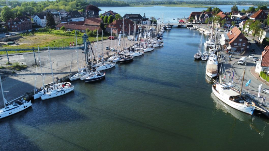 Die Hessenregatta Flottille in Neustadt in Holstein    Bild: Heiko Heese