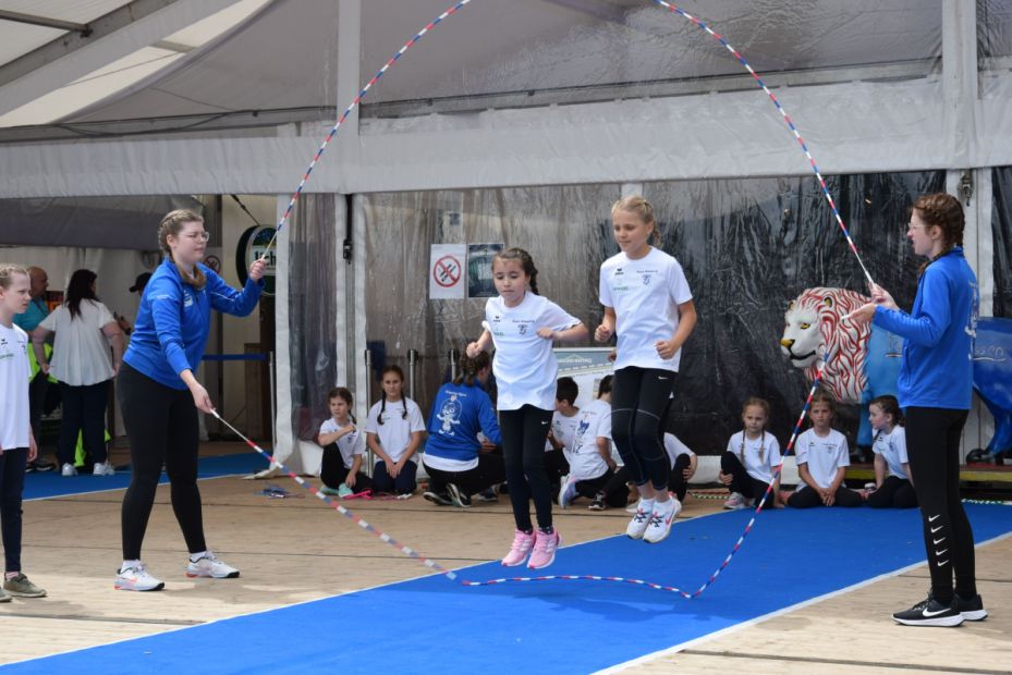 Es war erfrischend, die Rope-Skipping-Gruppen zu sehen. Hier die Kinder aus Trutzhain.    Bild: Günter Brandt