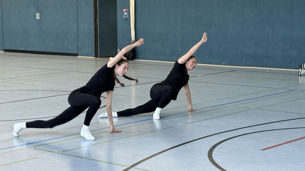 Absolute Synchronität zeigte das Duo Modern Styles vom Franziskaner Gymnasium Kreuzburg aus Großkrotzenburg.    Bild: Curt Zschernig