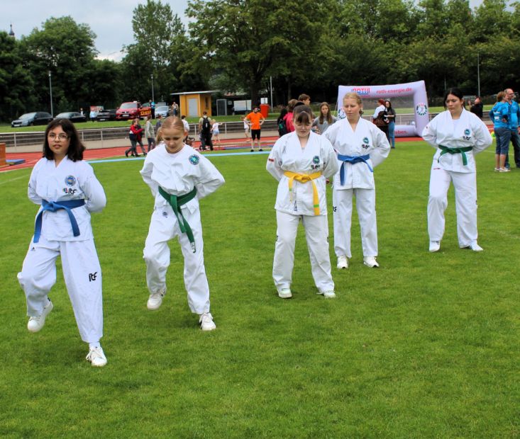 Teakwondo mit dem SV Niedergirmes    Bild: Heike Pöllmitz