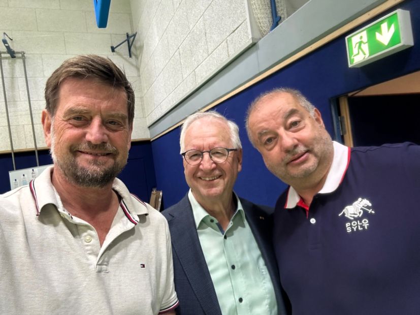 v.l. Sportkreisvorsitzender Markus Jestaedt, Manfred Schmidt (Ehrenpräsident Sportkreis), Armin Wolf Tischtennis-Kreiswart    Foto: Markus Jestaedt, Sportkreis