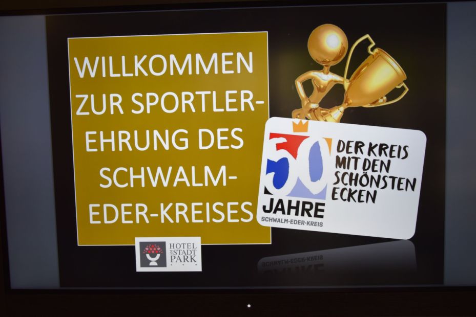 Auch in diesem Jahr konnten der politische Kreis und der Sportkreis Schwalm-Eder eine große Anzahl Sportlerinnen, Sportler und Ehrenamtliche ehren.    Bild: Günter Brandt