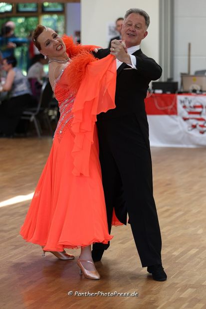 Landesmeister der Masters III A-Standard: Oskar Schell / Brigitte Schell (TC Blau-Orange Wiesbaden)    Bild: Robert Panther