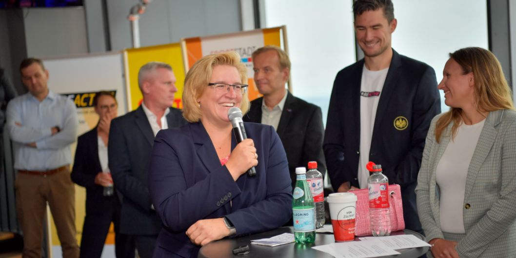 lsb h-Präsidentin Juliane Kuhlmann sprach bei der Pressekonferenz u. a. über die Bedeutung des Vereinssports.    Bild: Kai Peters