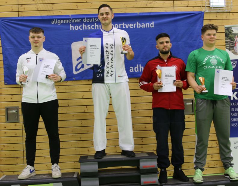 3. Platz auf der Dt. Hochschulmeisterschaft, zweiter von rechts: Emre Aslan    Bild: Martina Bier für den HFK