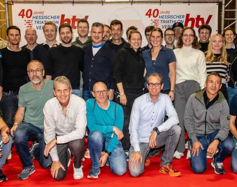 Aufstieg geschafft: Die Siegerteams der Hessischen Triathlon Liga 2024!     Bild: Ingo Kutsche