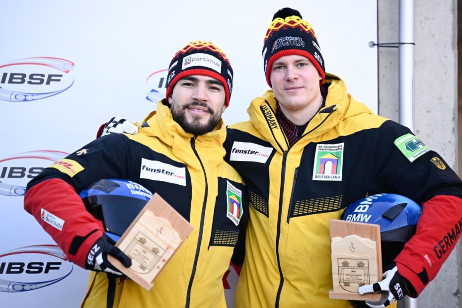 Stolz präsentieren Adam Ammour (links) und Nick Stadelmann ihre Trophäen     Bild: Viesturs Lacis