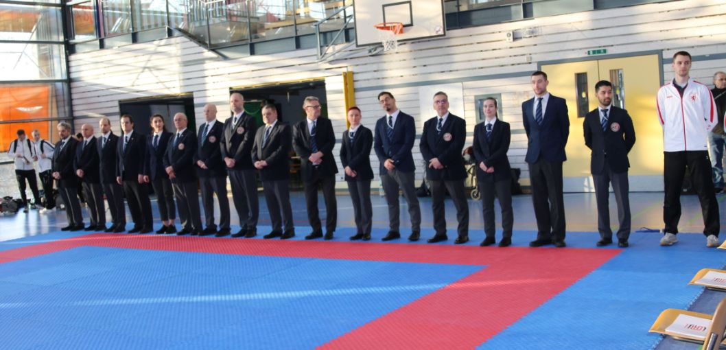 Kampfrichterteam, 2. von rechts: Kampfrichterreferent Hessen Dr. Yasin Islam    Bild: Martina Bier für den HFK